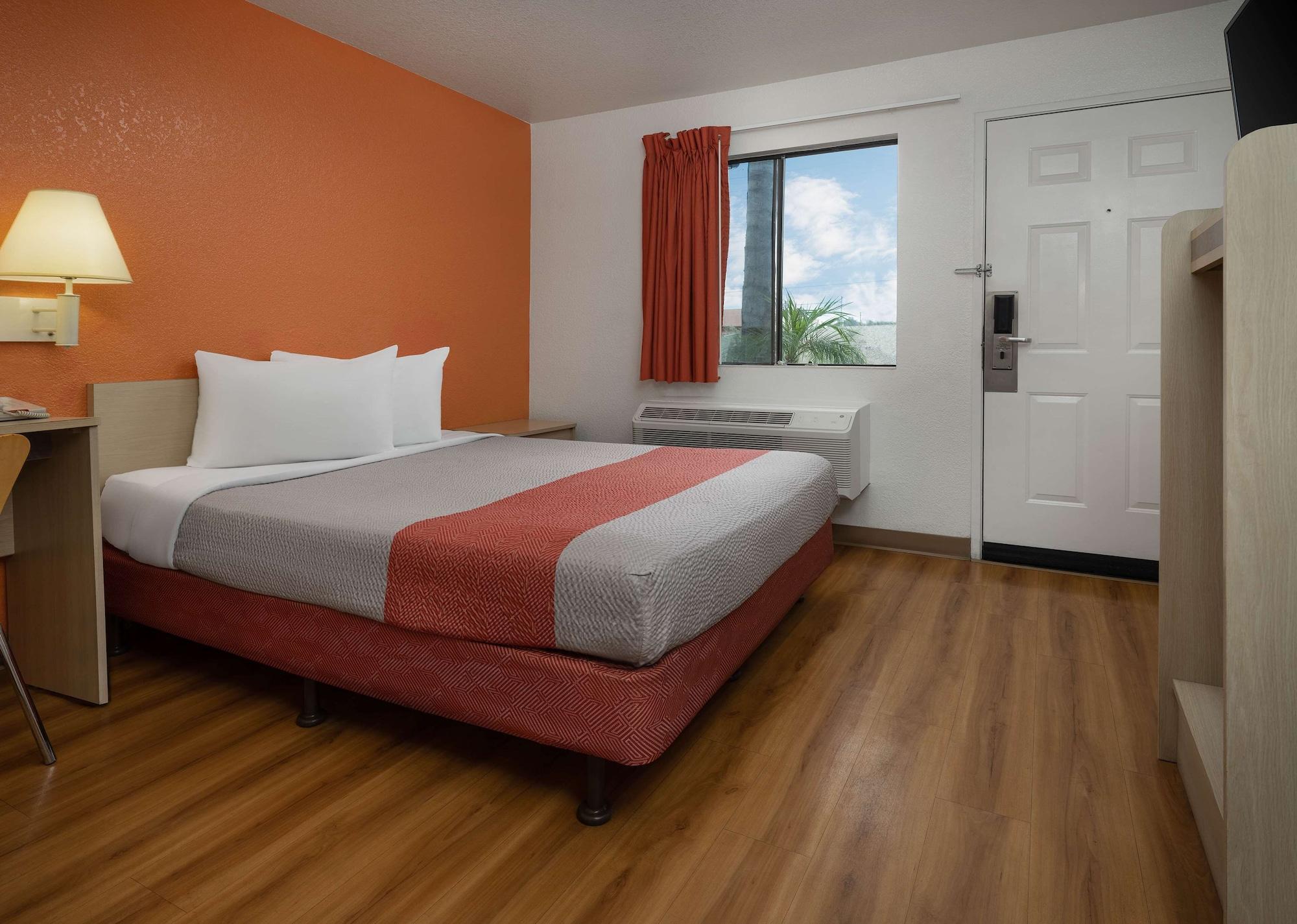 Motel 6-Buena Park, Ca - Knotts Berry Farm - Disneyland מראה חיצוני תמונה