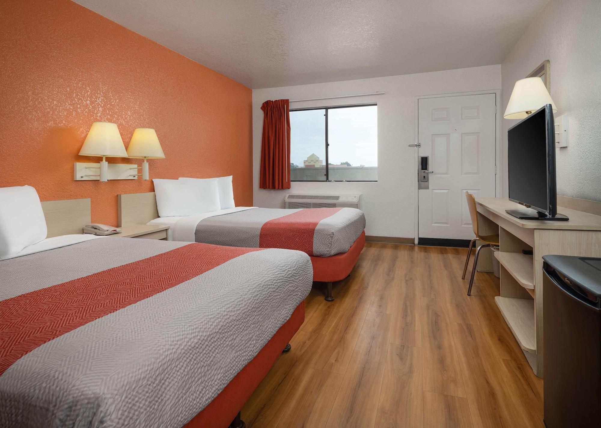 Motel 6-Buena Park, Ca - Knotts Berry Farm - Disneyland מראה חיצוני תמונה