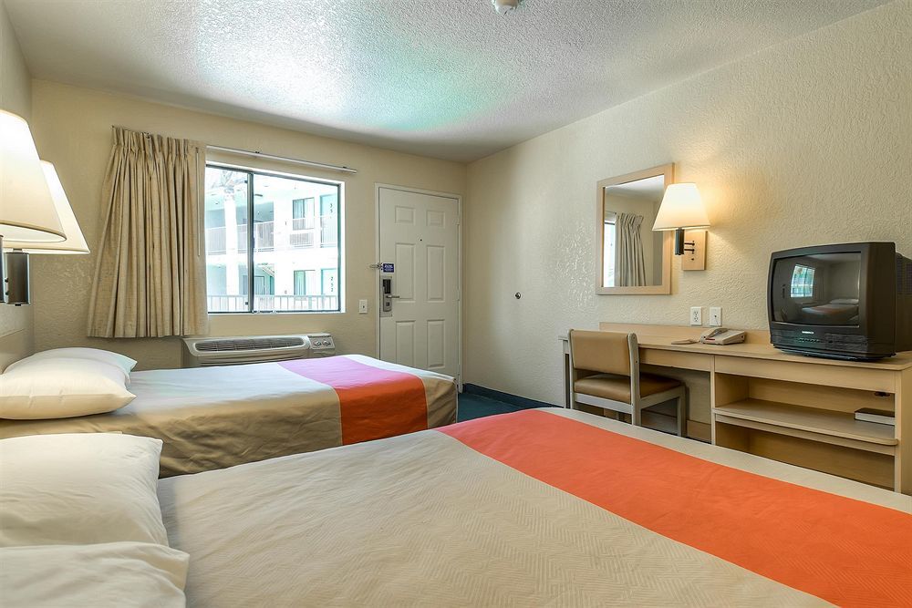 Motel 6-Buena Park, Ca - Knotts Berry Farm - Disneyland מראה חיצוני תמונה