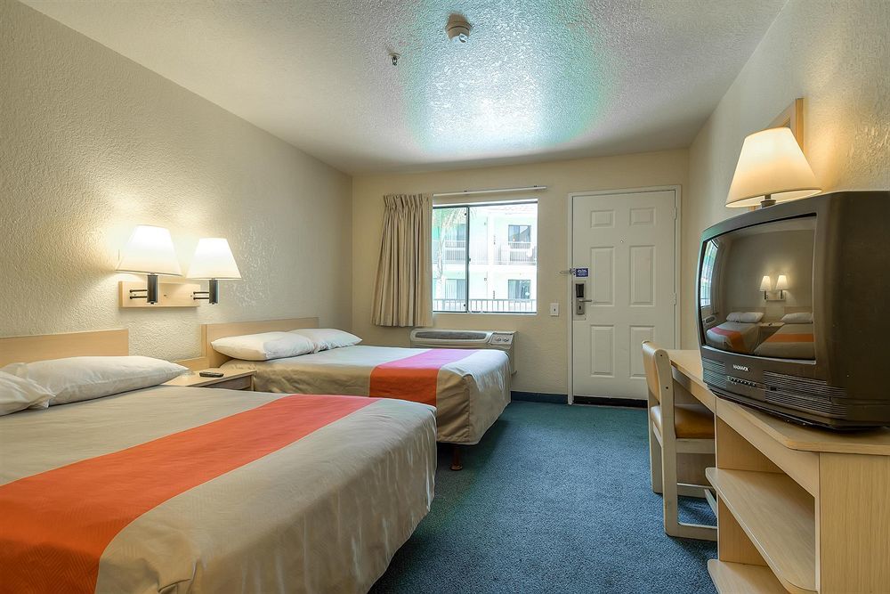 Motel 6-Buena Park, Ca - Knotts Berry Farm - Disneyland מראה חיצוני תמונה
