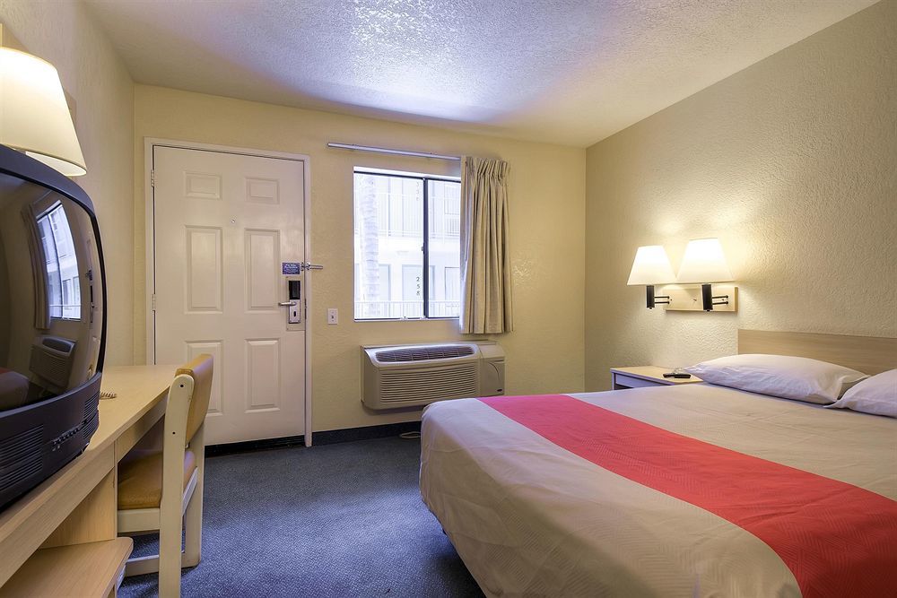 Motel 6-Buena Park, Ca - Knotts Berry Farm - Disneyland מראה חיצוני תמונה
