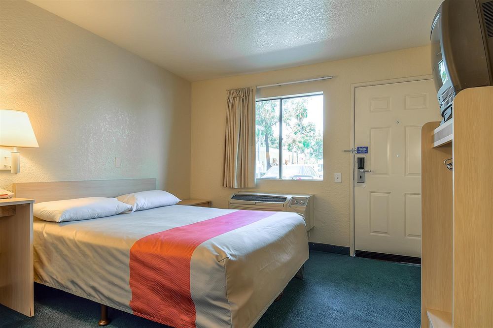 Motel 6-Buena Park, Ca - Knotts Berry Farm - Disneyland מראה חיצוני תמונה