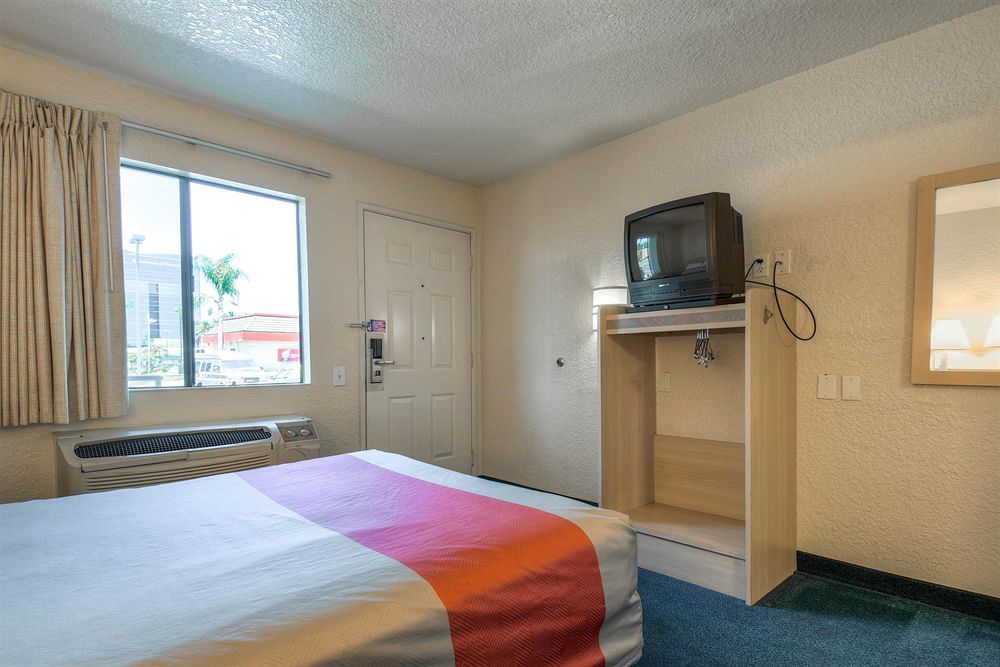 Motel 6-Buena Park, Ca - Knotts Berry Farm - Disneyland מראה חיצוני תמונה