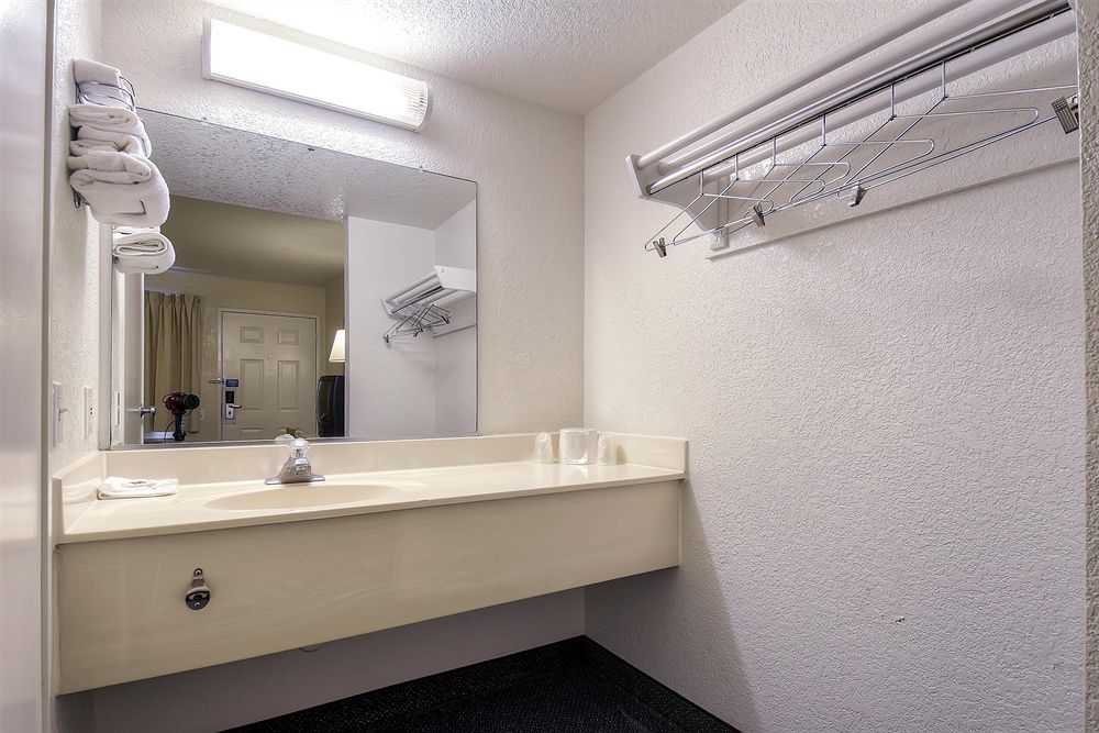 Motel 6-Buena Park, Ca - Knotts Berry Farm - Disneyland מראה חיצוני תמונה