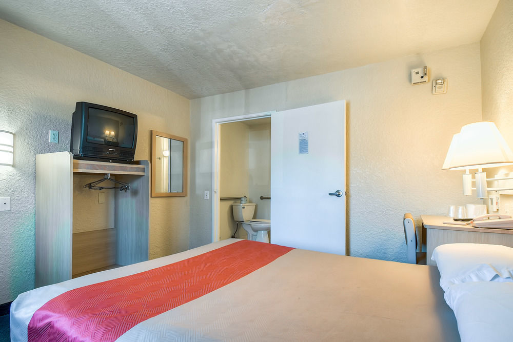 Motel 6-Buena Park, Ca - Knotts Berry Farm - Disneyland מראה חיצוני תמונה